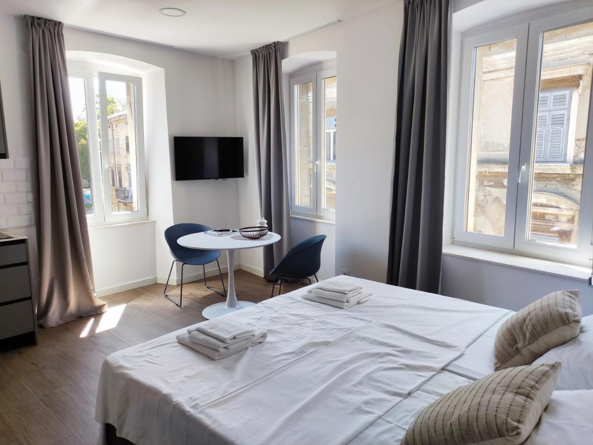 Nik Studio Apartments Pula Buitenkant foto
