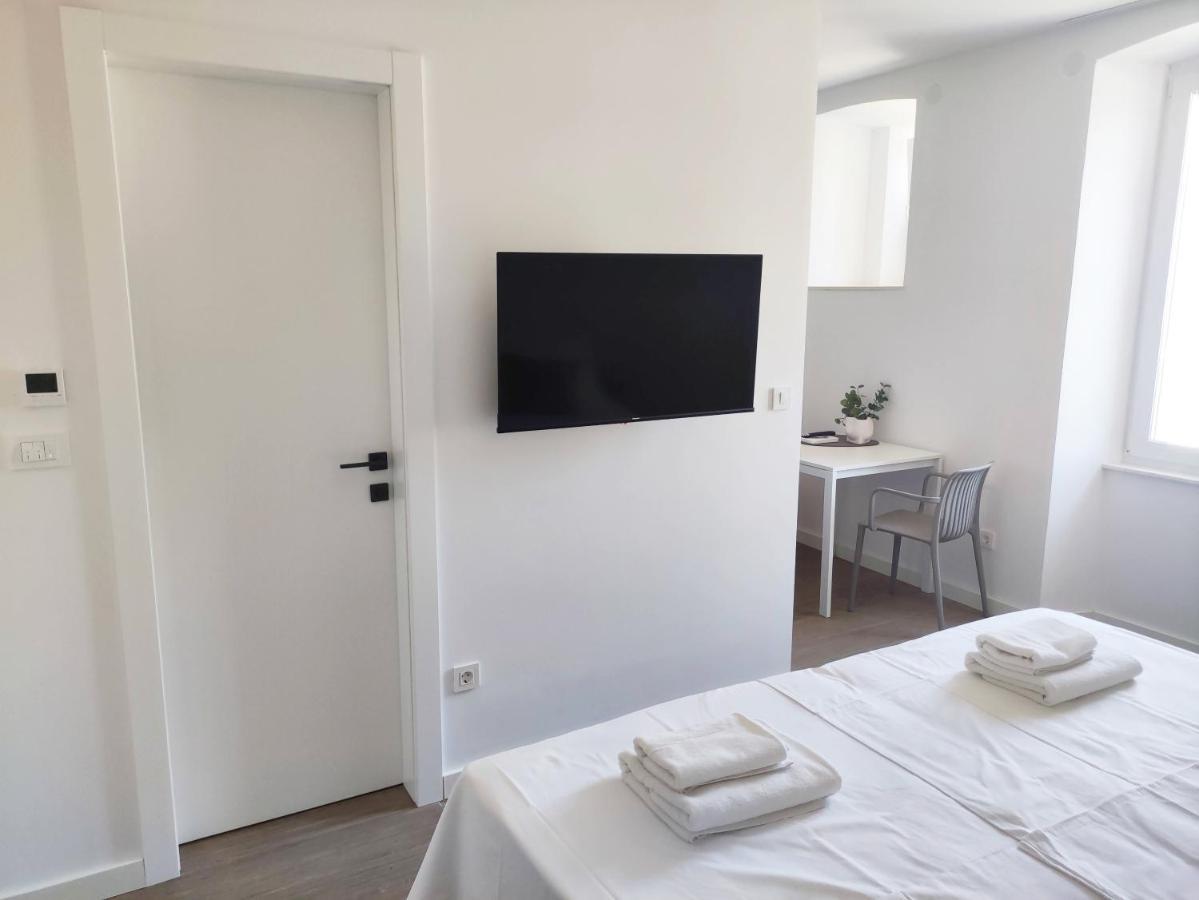 Nik Studio Apartments Pula Kamer foto